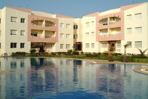 Outdoor pool - Résidence De l'Atlantique (Mohammedia)