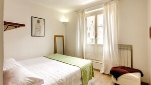 Unclassified image, 3 of 25, button - Attico Sannio 1 (Rome)