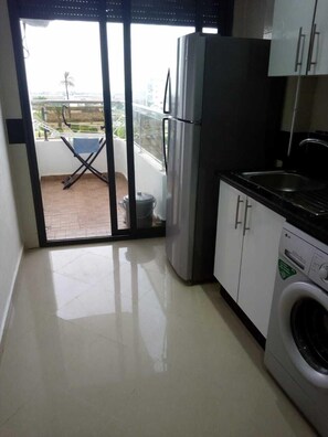 Comfort Apartment, Non Smoking | Private kitchen