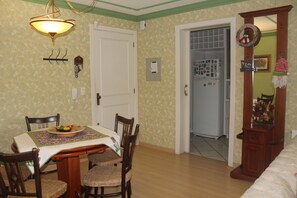Apartment, 2 Double Beds | Coffee and/or coffee maker - Alto Padrão no Centro de Canela (Canela)