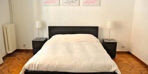Apartment, 3 Bedrooms | 3 bedrooms, iron/ironing board, cribs/infant beds, free WiFi - Piazza Navona Relais (Rome)