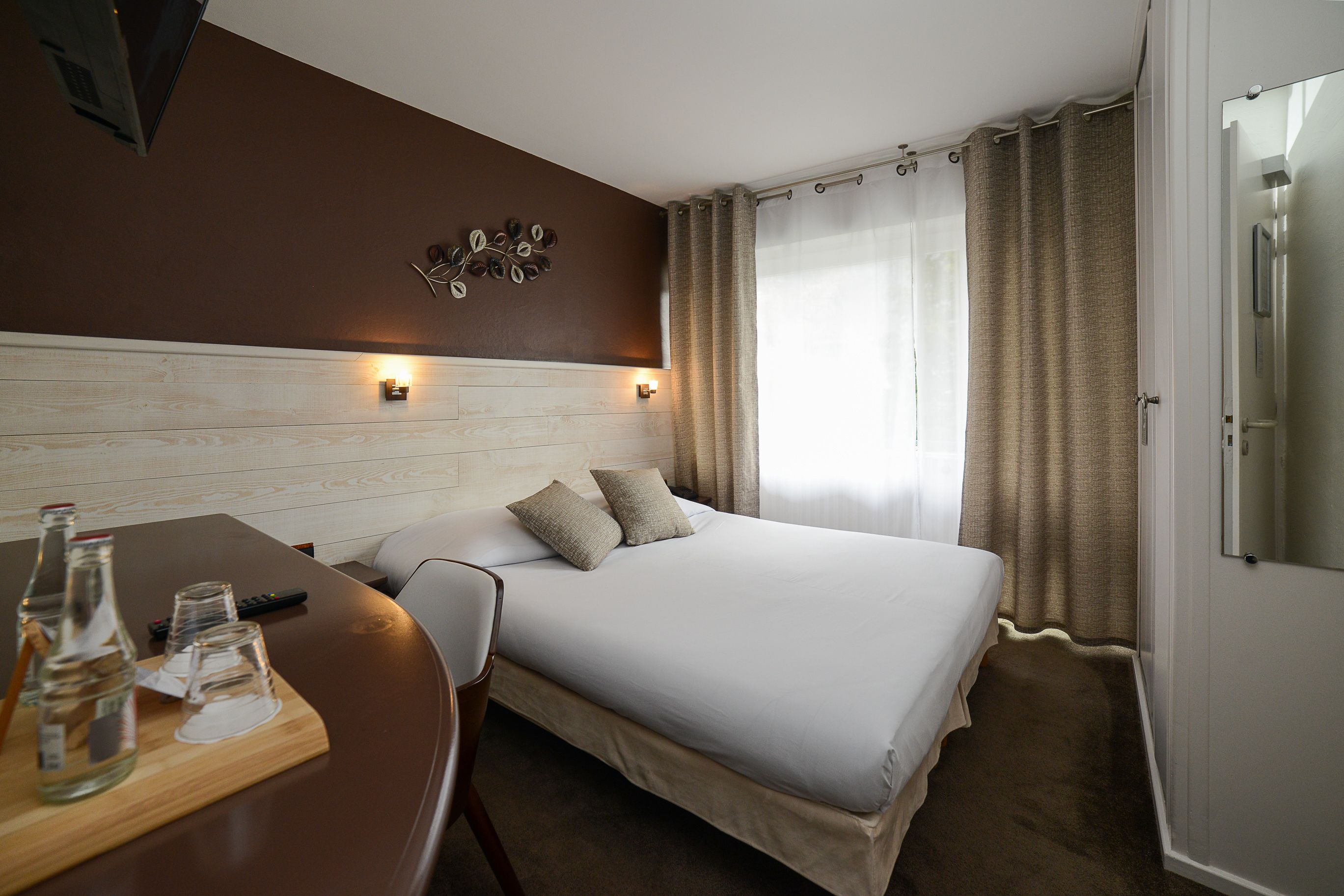 classic room | 1 bedroom, in-room safe, iron/ironing board, free wifi
