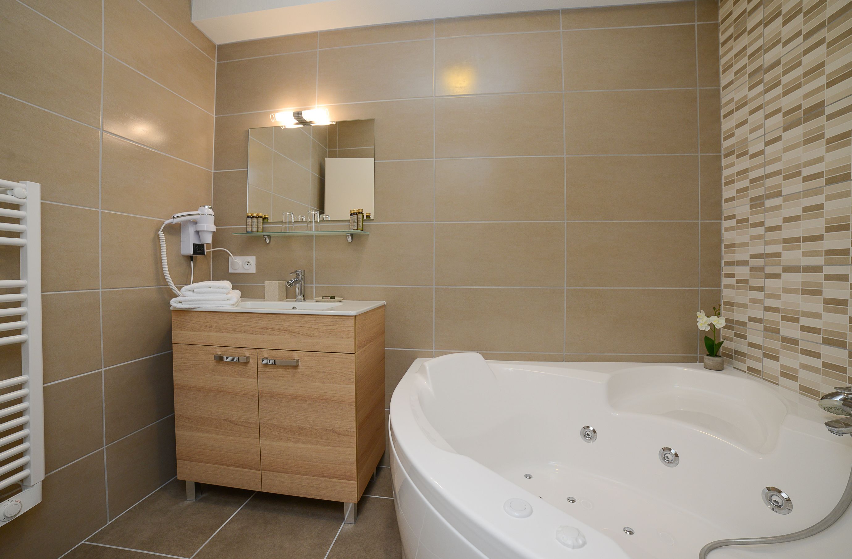 room (détente) | 1 bedroom, in-room safe, iron/ironing board, free wifi