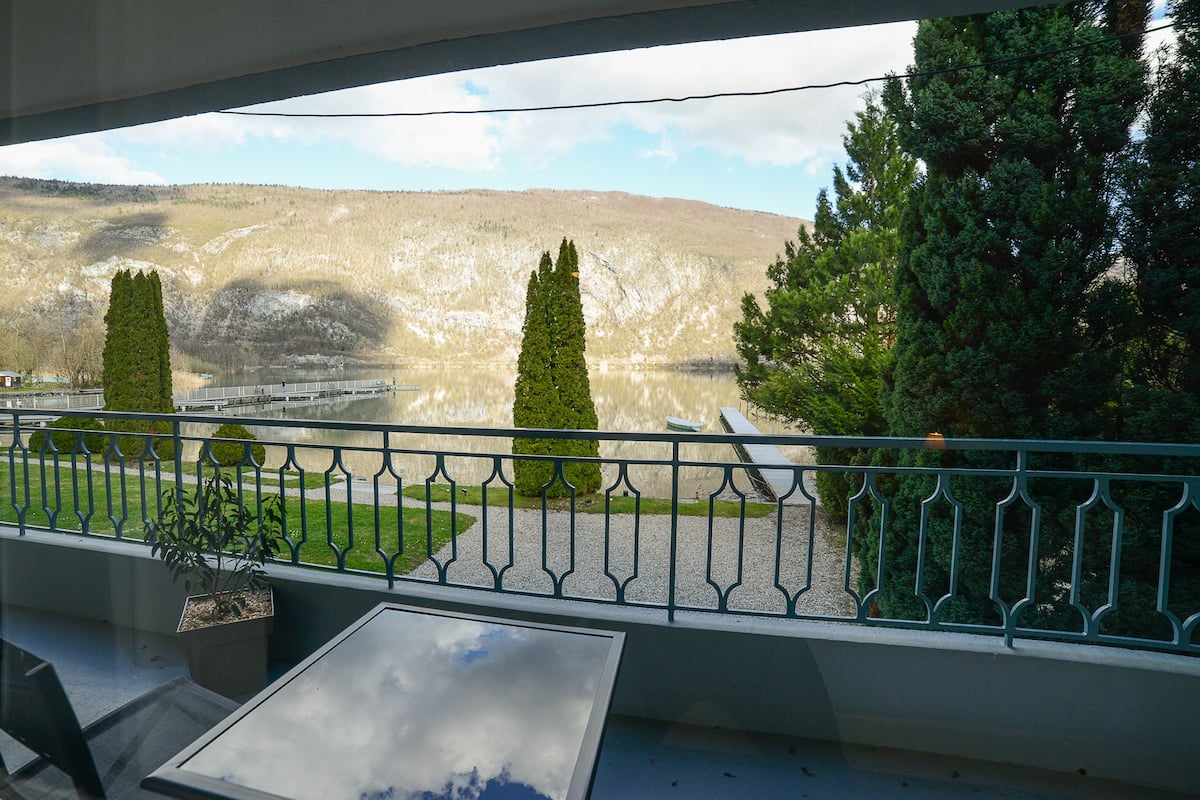 In-room safe, iron/ironing board, free WiFi, bed sheets