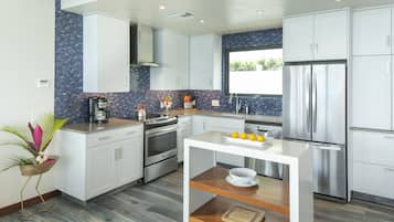 Panoramic Villa, 1 King Bed, Ocean View (Papaya) | Private kitchen | Full-size fridge, microwave, oven, stovetop