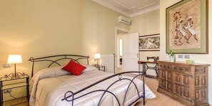 Apartment, 4 Bedrooms | 4 bedrooms, iron/ironing board, cribs/infant beds, free WiFi - Basilica San Giovanni (Rome)