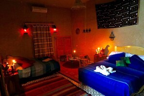 遮光カーテン、防音設備、ベッドシーツ、車椅子でアクセスできる設備