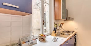 Apartment, 3 Bedrooms | Private kitchen | Full-size fridge, oven, stovetop, espresso maker - Monti - Coliseum 3 bedroom apartment (Rome)
