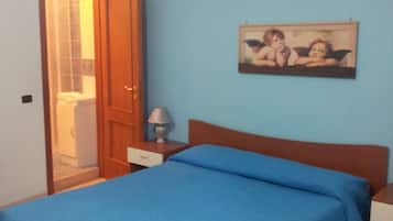 Comfort Double Room | Free WiFi, bed sheets