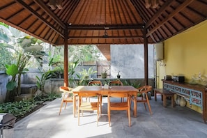 Outdoor dining - Toya Villa Ubud (Ubud)