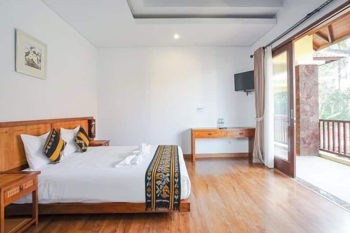 1 bedroom, Select Comfort beds, in-room safe, desk