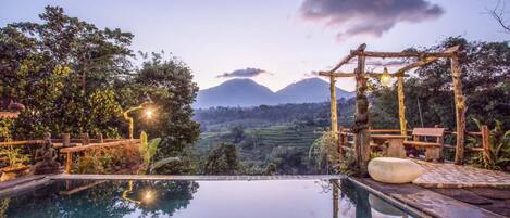 Piscina a l'aire lliure