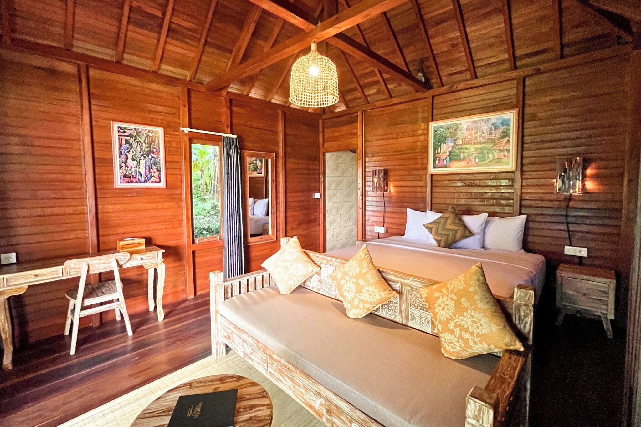 Wooden Villa with Mountain View