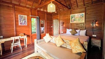 Wooden Villa with Mountain View