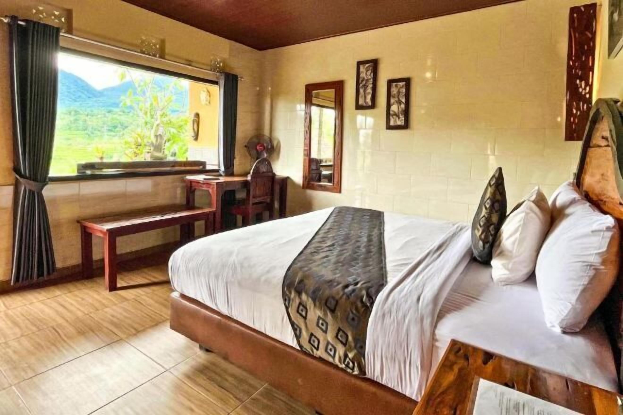 Coffres-forts dans les chambres, bureau, fer et planche à repasser