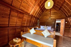 Chambre traditionnelle | Coffre-fort, bureau, fer et planche à repasser, accès au Wi-Fi (inclus)