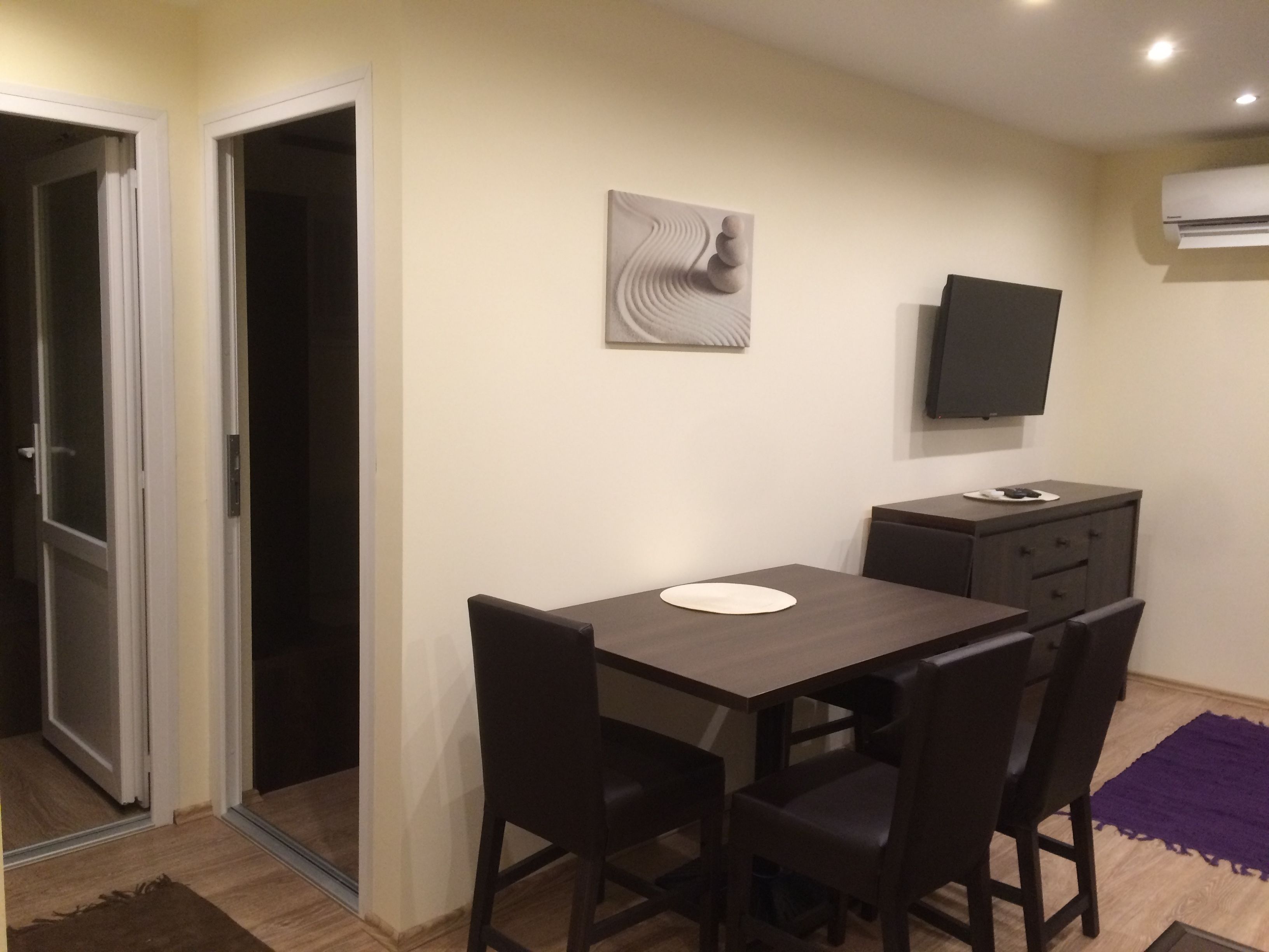 Departamento, 2 habitaciones (Bella) | Sala de estar | Televisión de pantalla plana 