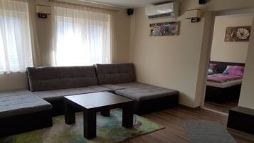 公寓, 4 間臥室 | 客廳 | 平面電視