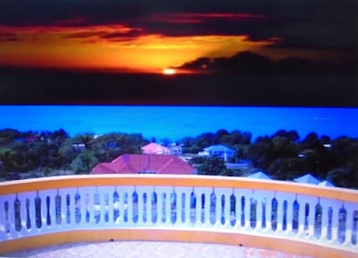 Fantastic, spacious villa with a large pool and sea views in a very safe area.