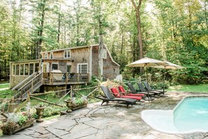 Alberca al aire libre y alberca climatizada