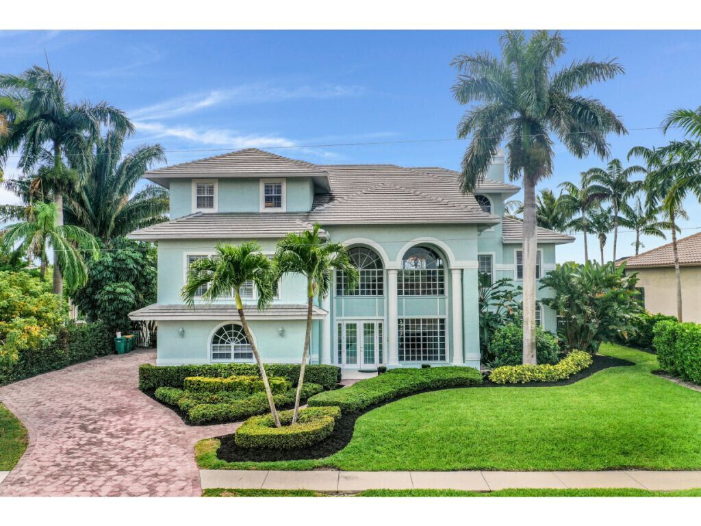 Steps to Tigertail Beach! Huge 5bed 5 bath beautiful beach house with gulf views