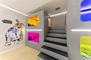 6 Schlafzimmer, Bügeleisen/Bügelbrett, kostenloses WLAN, Bettwäsche
