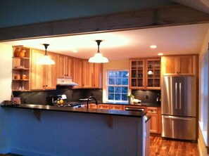 Fridge, microwave, oven, stovetop - PRIVATE WATERFRONT RETREAT MINUTES FROM ACADIA~ WEEK OF JULY 5th ~12 ON SALE NOW (Tremont)