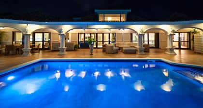 Luxurious 4bdr/4 1/2 bath Villa Rental in Orient Bay