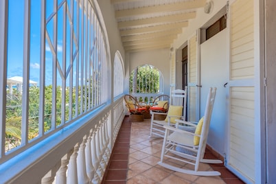 Luxurious 4bdr/4 1/2 bath Villa Rental in Orient Bay