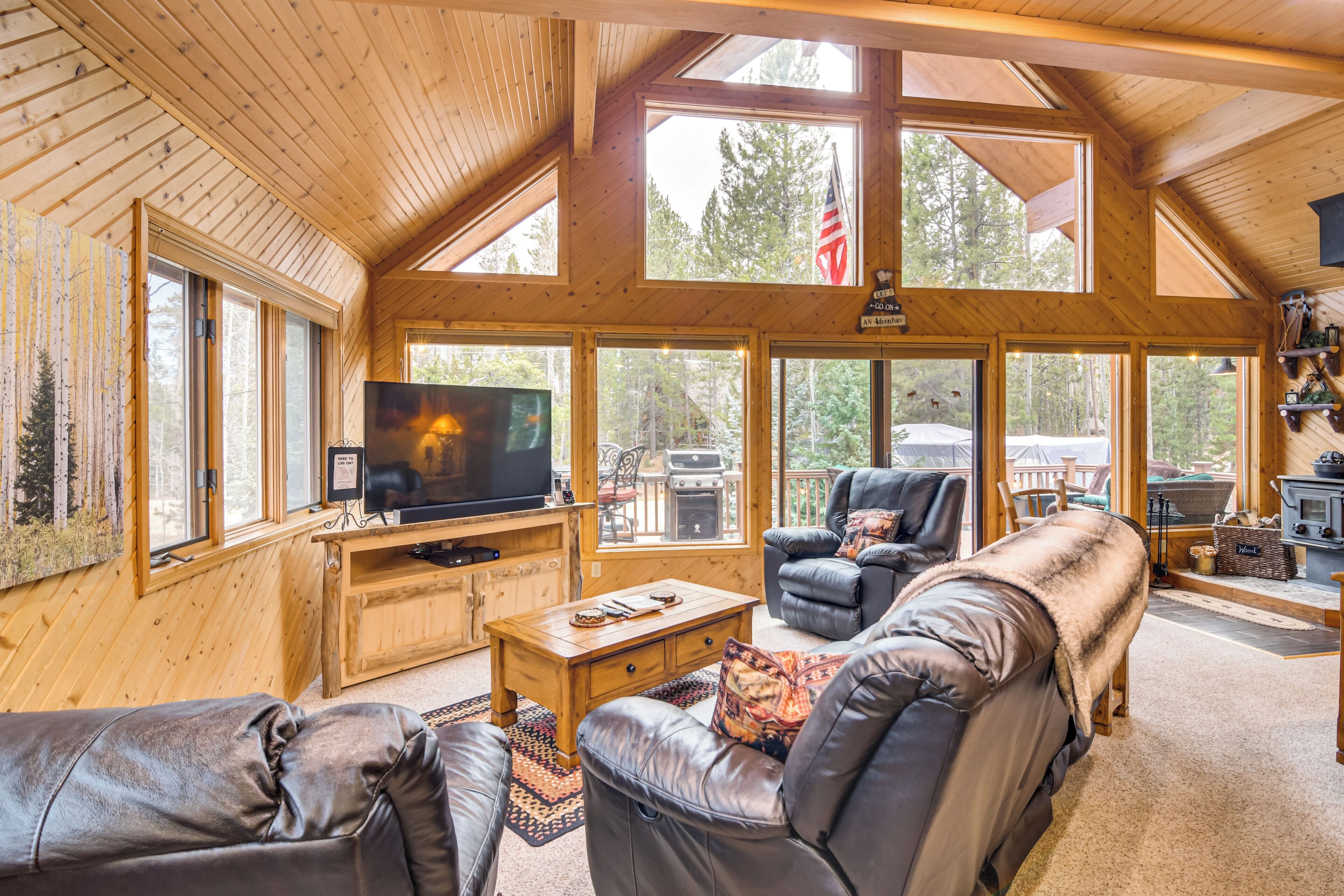 TV, fireplace, DVD player, ping pong