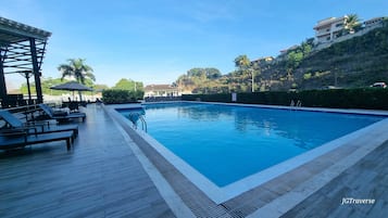 室外游泳池