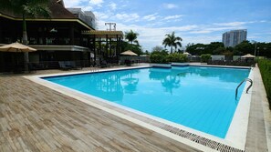 Utomhuspool