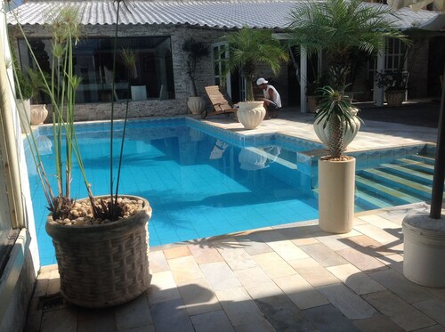 #Maison avec piscine en bord de mer à Cabo Frio, Sky * WIFI Netflix