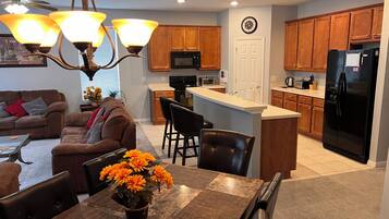 Smart TV, videojuegos, reproductor de DVD y libros