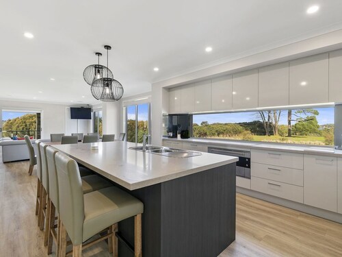 Bunya By The Sea - Absolute Beach Front  - Luxury Accommodation - Ocean Views