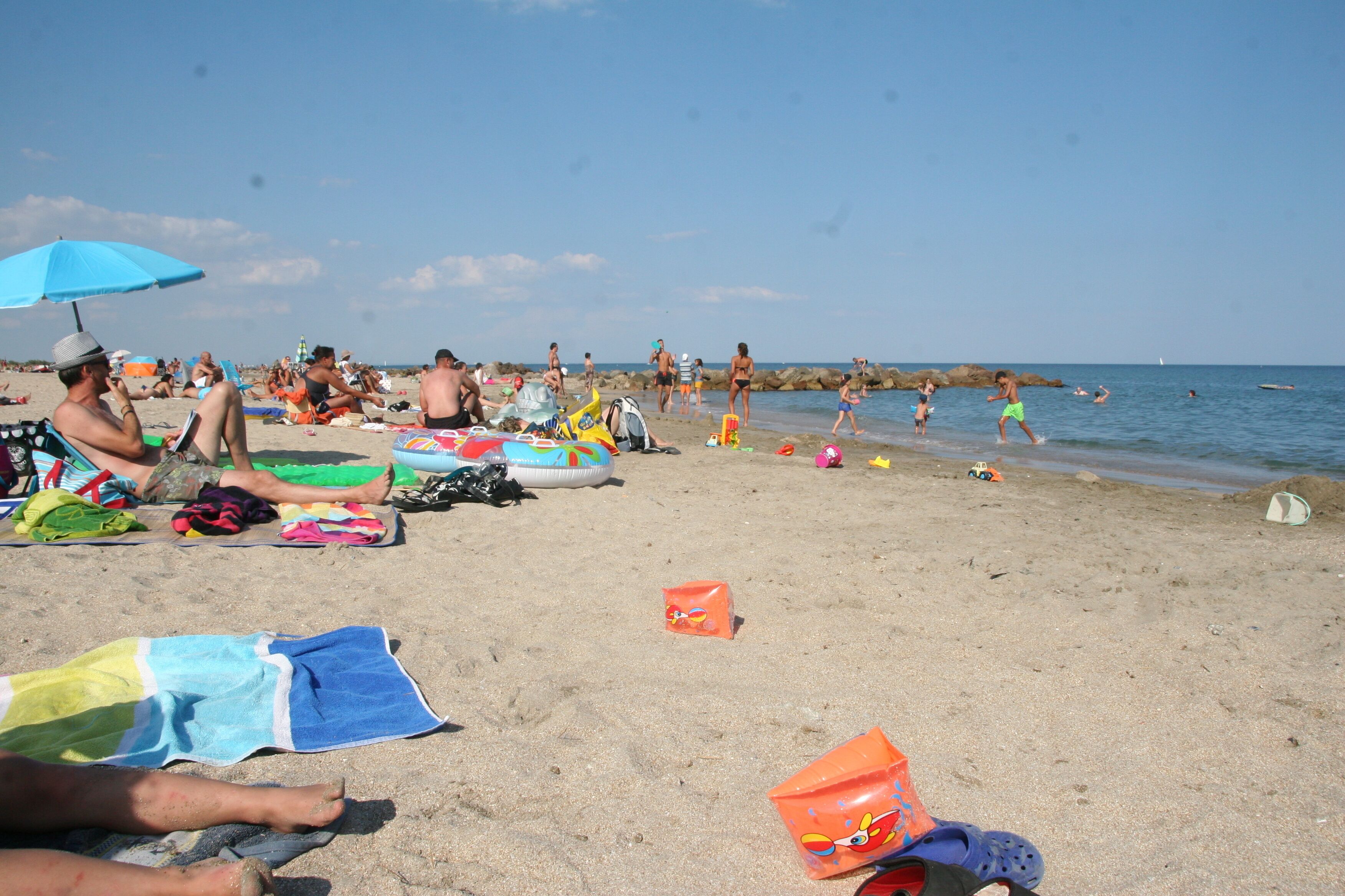Plage à proximité, chaises longues