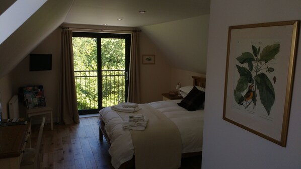 1 bedroom, iron/ironing board, internet, bed sheets