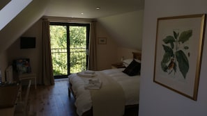 1 bedroom, iron/ironing board, Internet, bed sheets
