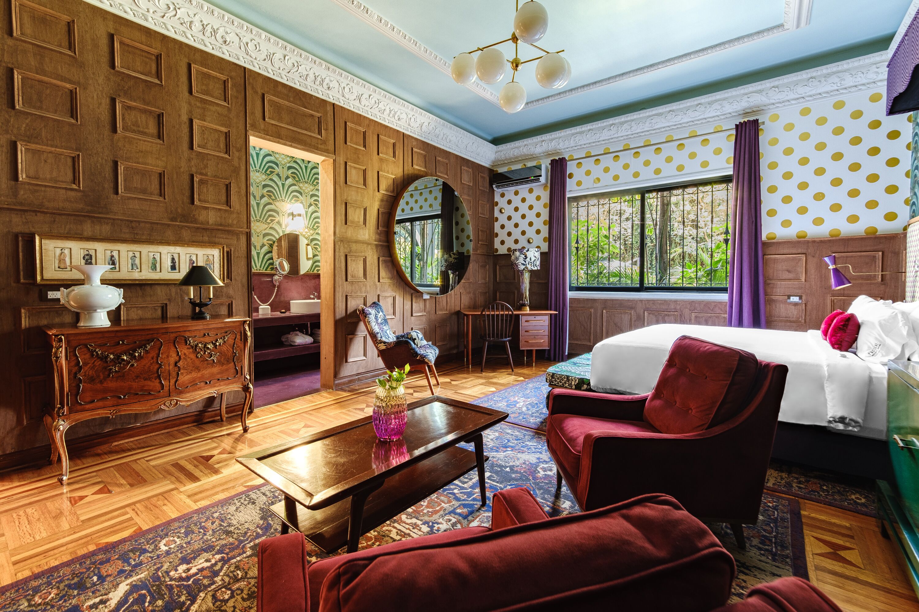 Photo - Pug Seal Polanco Anatole France