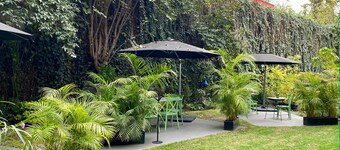 Pug Seal Polanco Anatole France