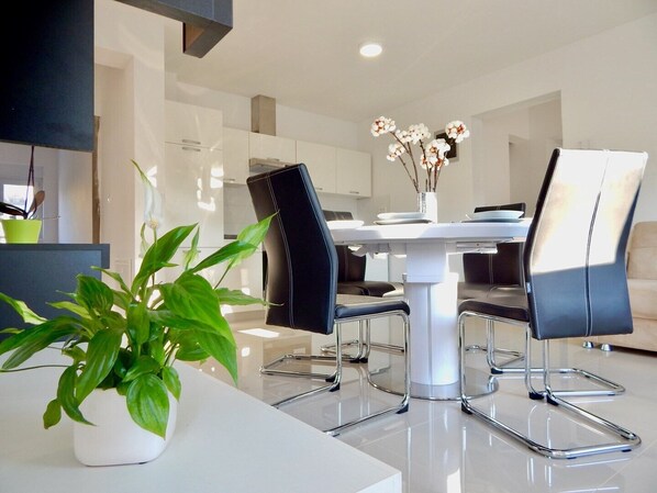 تناول الطعام