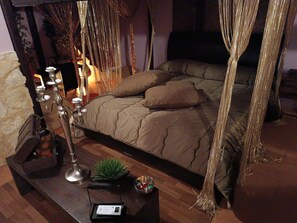 3 bedrooms, in-room safe, iron/ironing board, travel crib