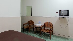 Room - Hotel Safara (Yogyakarta)