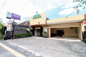 Exterior - Hotel Safara (Yogyakarta)