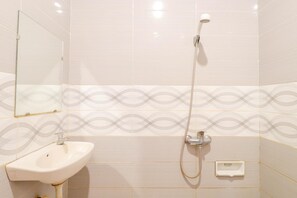 Shower, rainfall showerhead