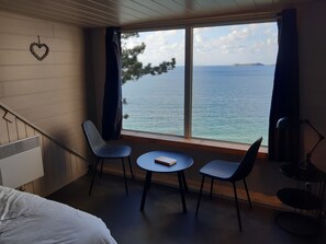 1 slaapkamer, een strijkplank/strijkijzer, wifi, beddengoed