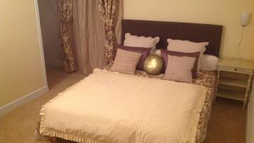 3 slaapkamers, een kluis op de kamer, een strijkplank/strijkijzer