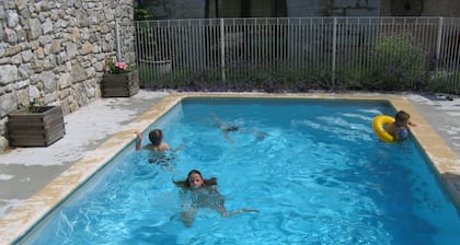 Le Mas des Bignones - masía provenzal con piscina - Jardín cerrado - Sur Ardeche.