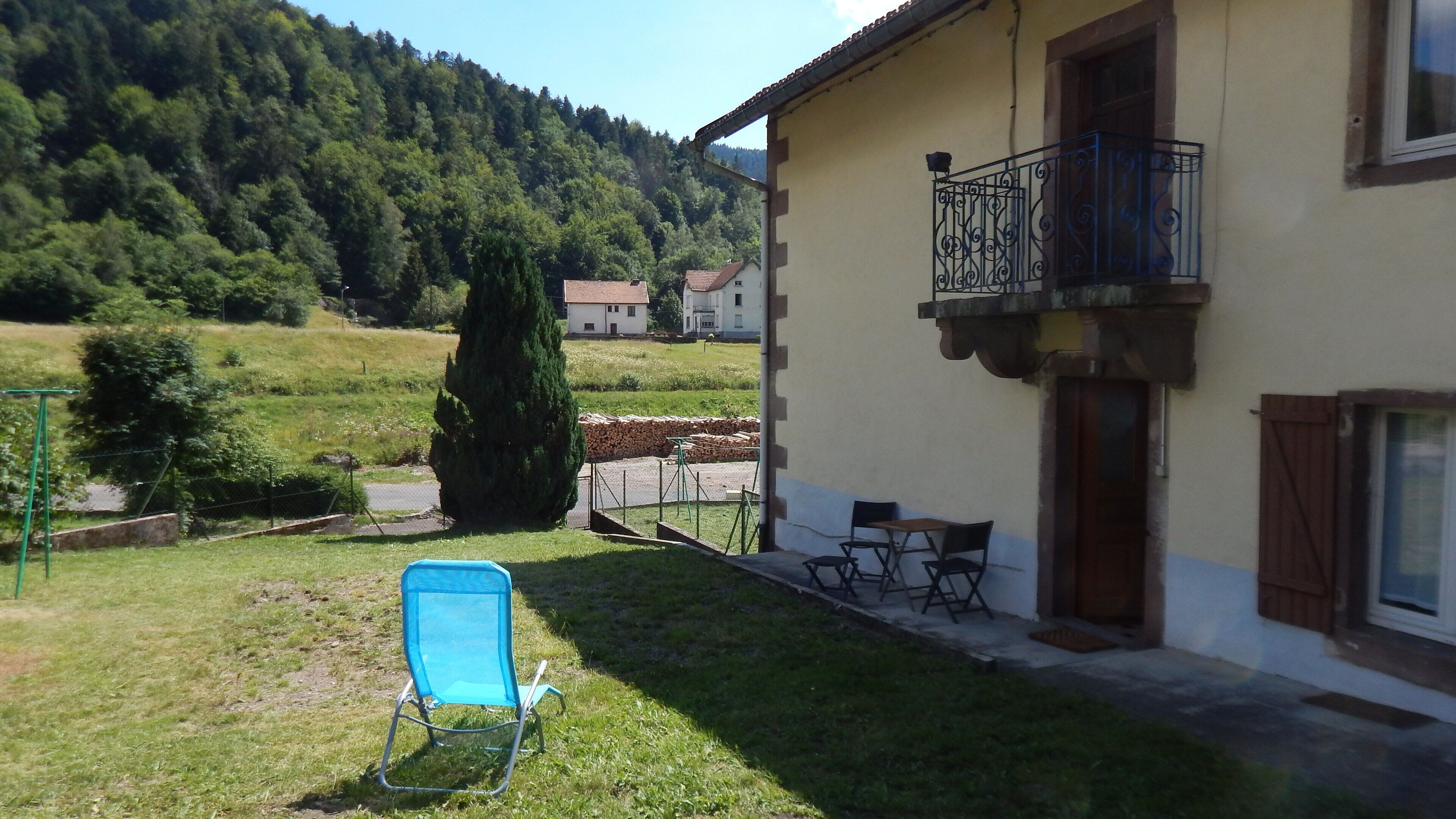 Very peaceful \"Audrey's house\" with fenced garden (Vosges du Sud)
