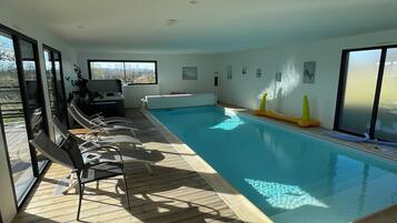 Indendørs pool, opvarmet pool